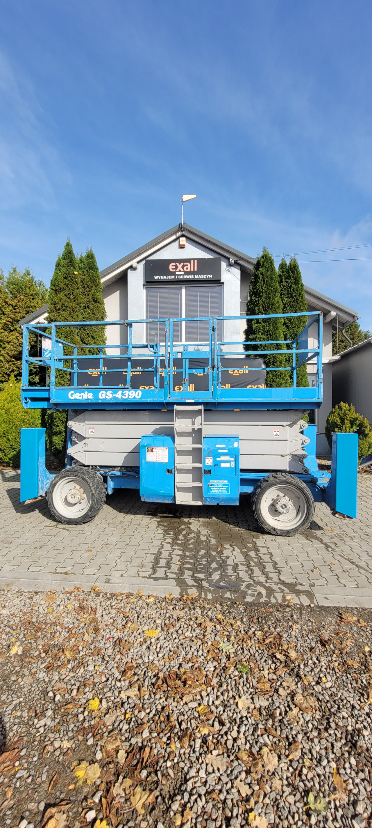 Podnośni nożycowy spalinowy 16 m, GENIE GS 4390
