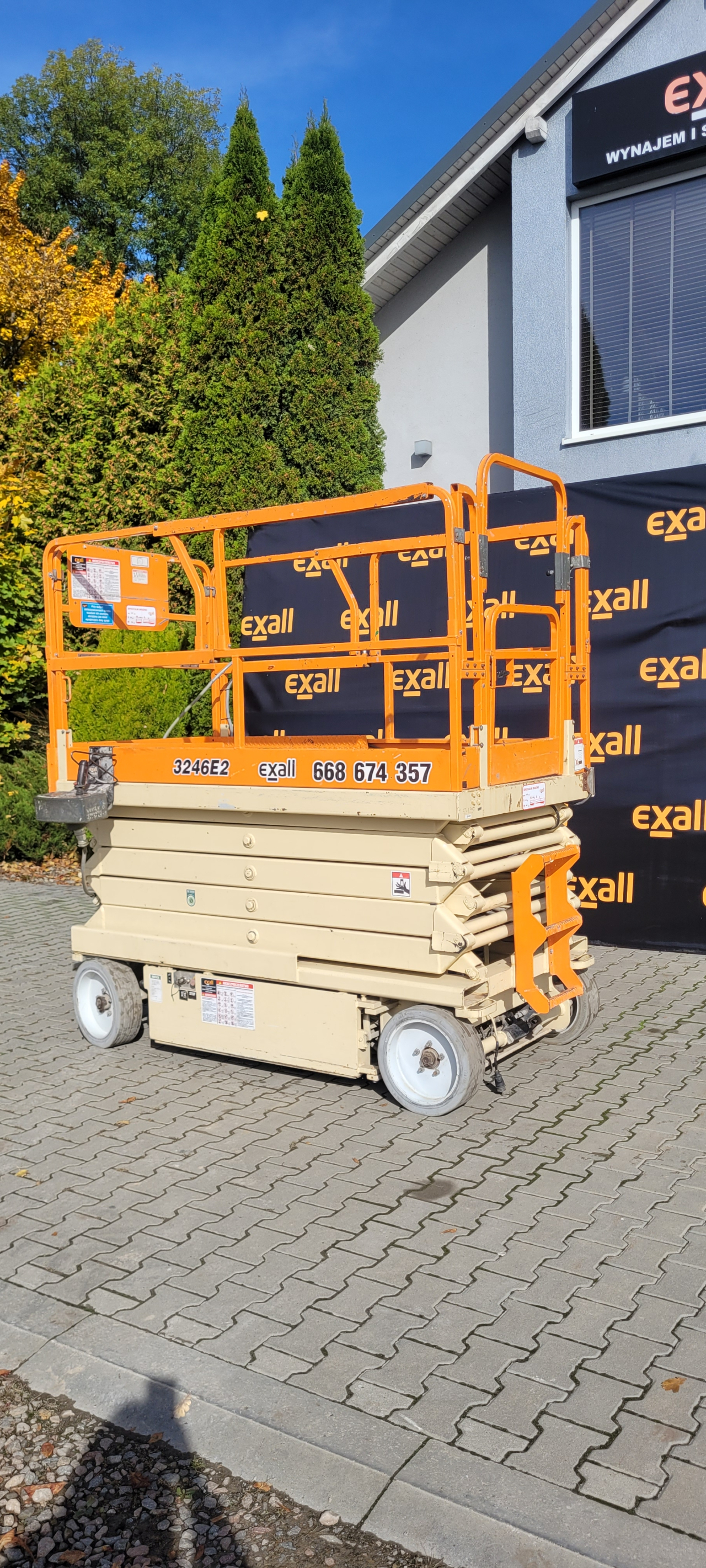 Podnośnik nożycowy elektryczny 12m JLG 3246E2